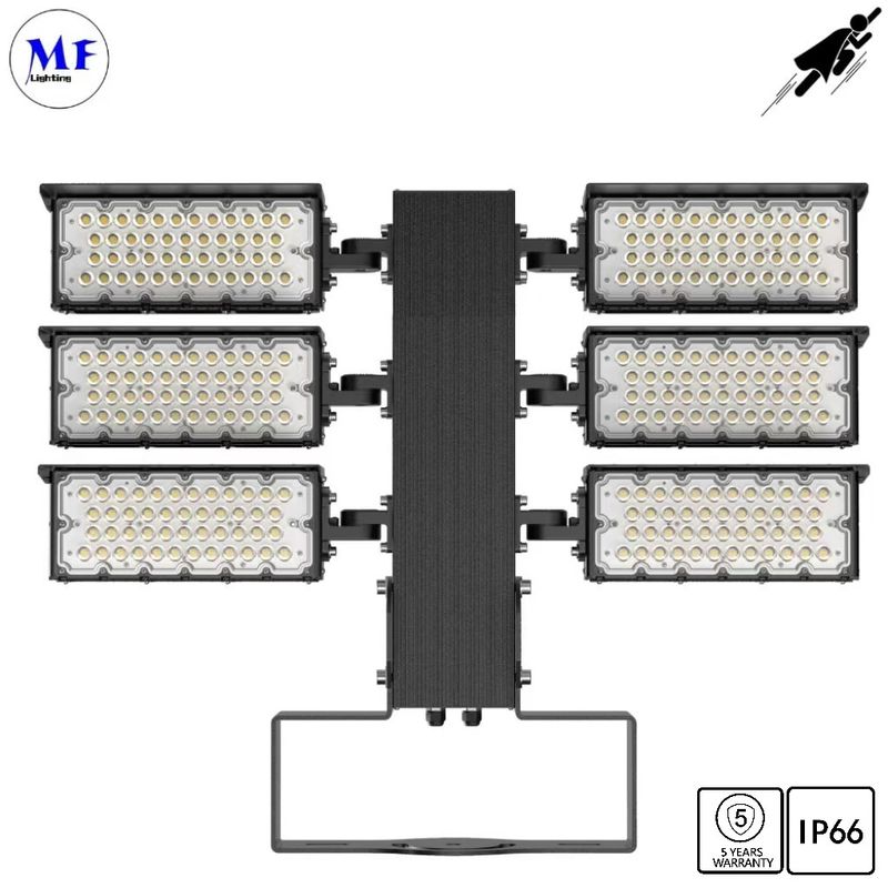 900W Aluminum Stadium LED Flood Ligh IK08 High Protection IP66 Waterproof Dustproof 165lm/W Ra70 For Airport Hangers